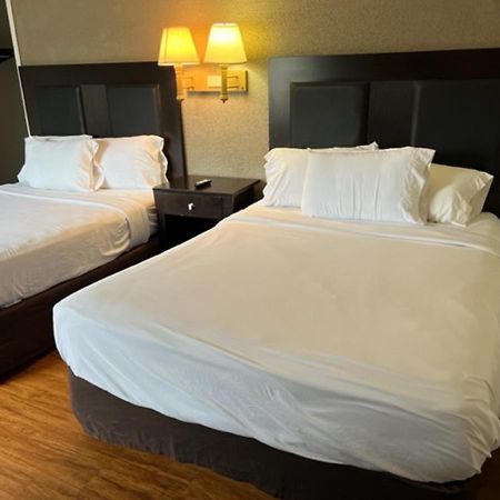 Posh Inn&Suites Wisconsin Rapids Eksteriør bilde